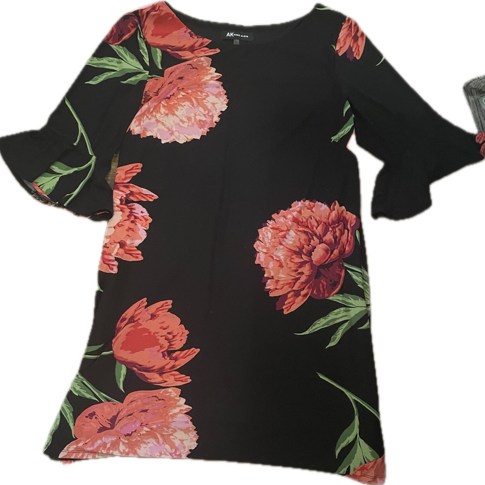 Anne Klein Bell-Sleeve Floral Sheath Dress